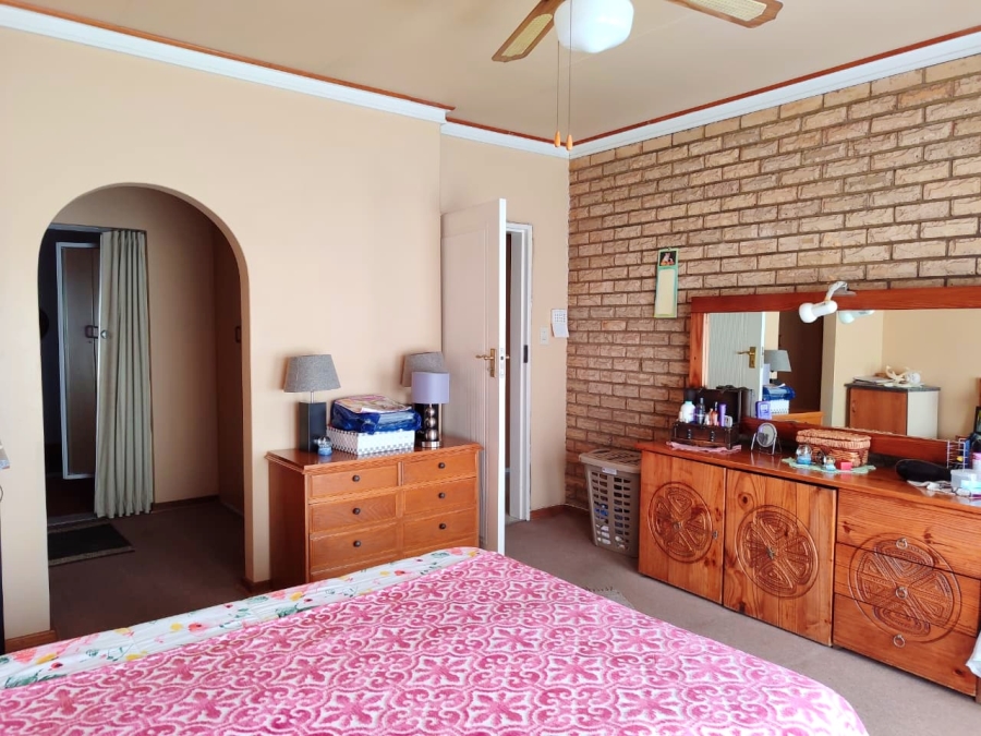 3 Bedroom Property for Sale in Wilkoppies North West